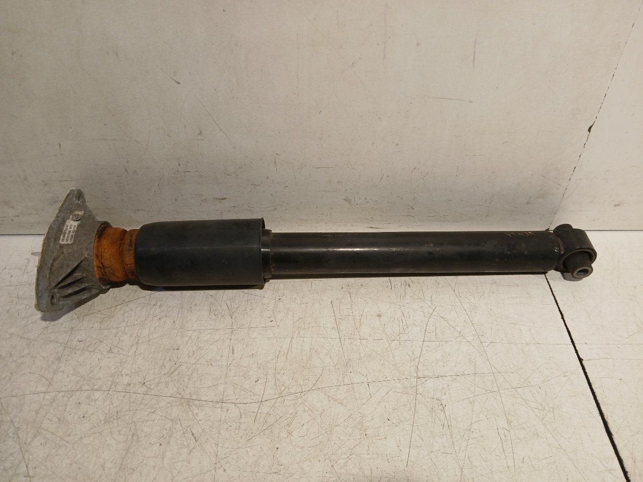 Schokbreker links achter BMW 3 serie, Onderdelen@venauto.nl, Van der Ven Autorecycling B.V., Gebruikt, Ettenseweg 76, 4706 PB Roosendaal, The Netherlands