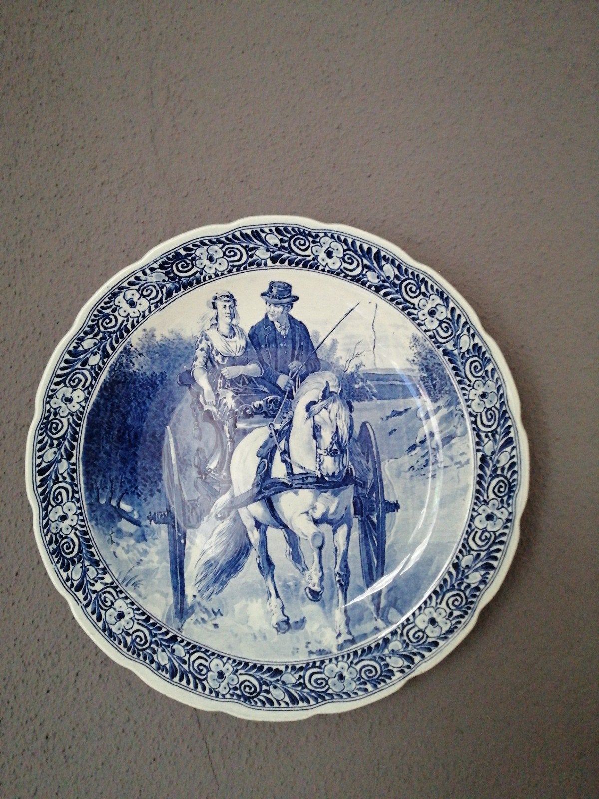 Delfts Blauw sierbord met koets en paard, Ophalen of Verzenden