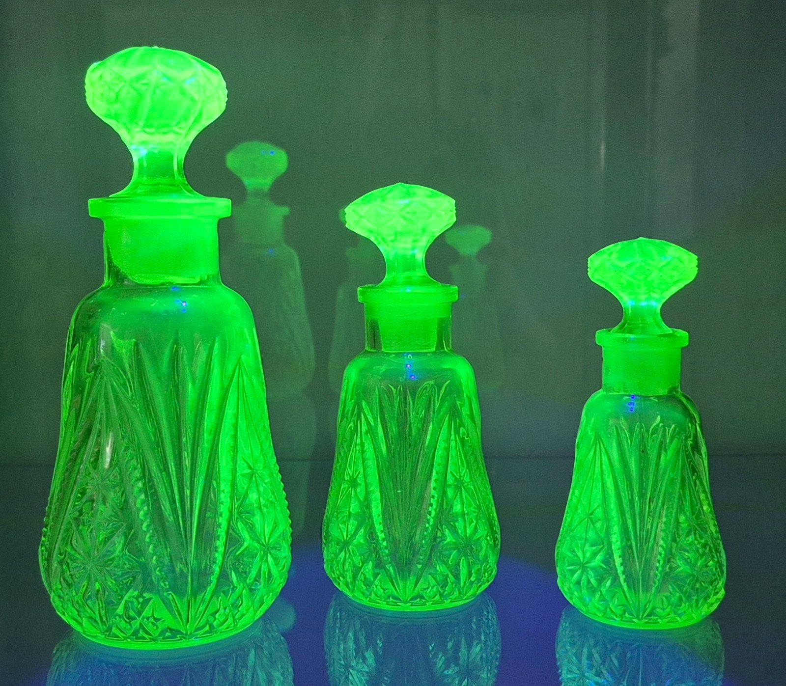 Brockwitz parfumflessen uraniumglas., Antiek en Kunst, Ophalen