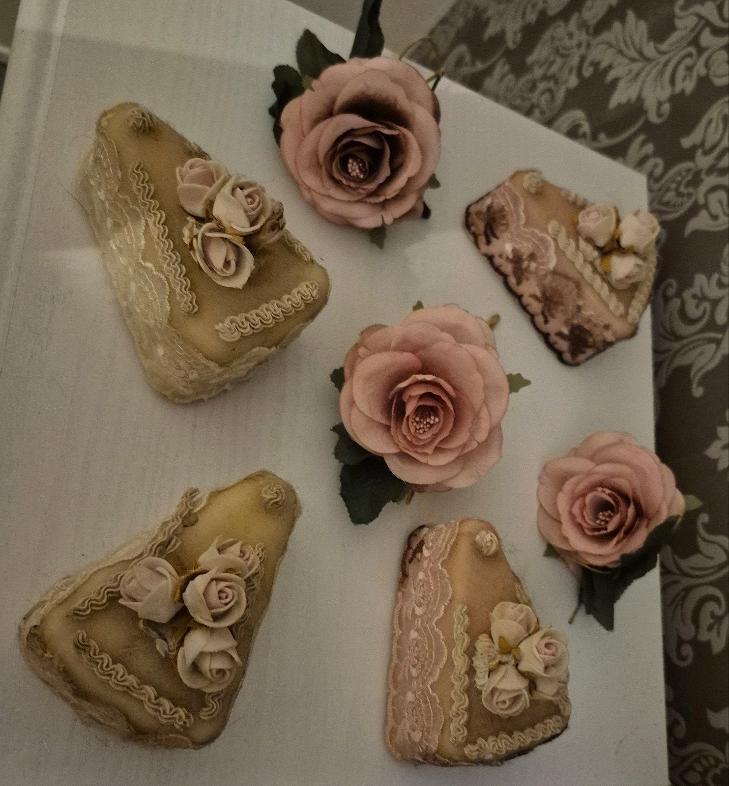 Brochure decoratie gebakjes + bloemen voor etagere etc, Ophalen of Verzenden