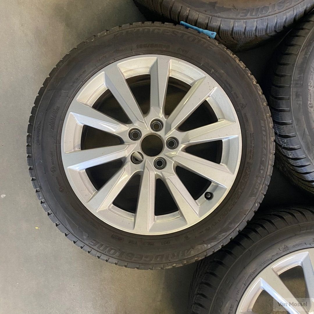 Audi A1 Sportback Bridgestone Blizzak LM001 195/55/R16 91V, Auto-onderdelen, Gebruikt, -, Banden en Velgen, 195 mm