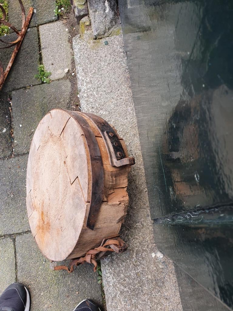 Houten hakblok met ijzeren banden, Antiek en Kunst, Ophalen