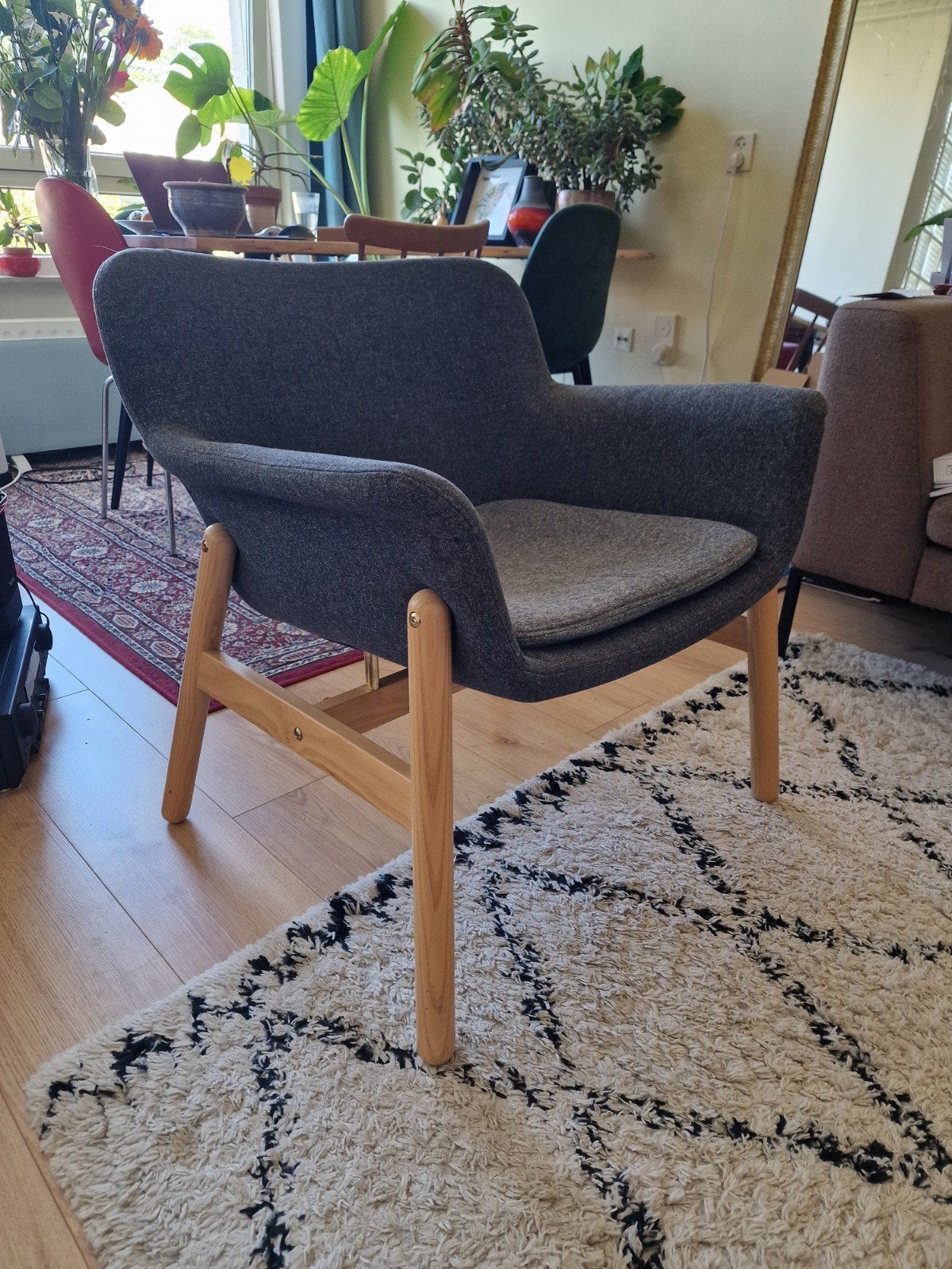 Ikea VEDBO fauteuil - Mooie en comfortabele stoel, Huis en Inrichting, Ophalen, Modern, Scandinavisch, 75 tot 100 cm, Zo goed als nieuw