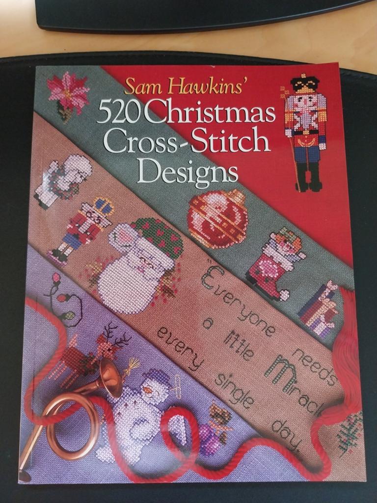 Sam Hawkins' 520 Kerst Kruissteek Ontwerpen Boek, Ophalen of Verzenden, Nieuw, Borduren en Naaien, Sam Hawkins
