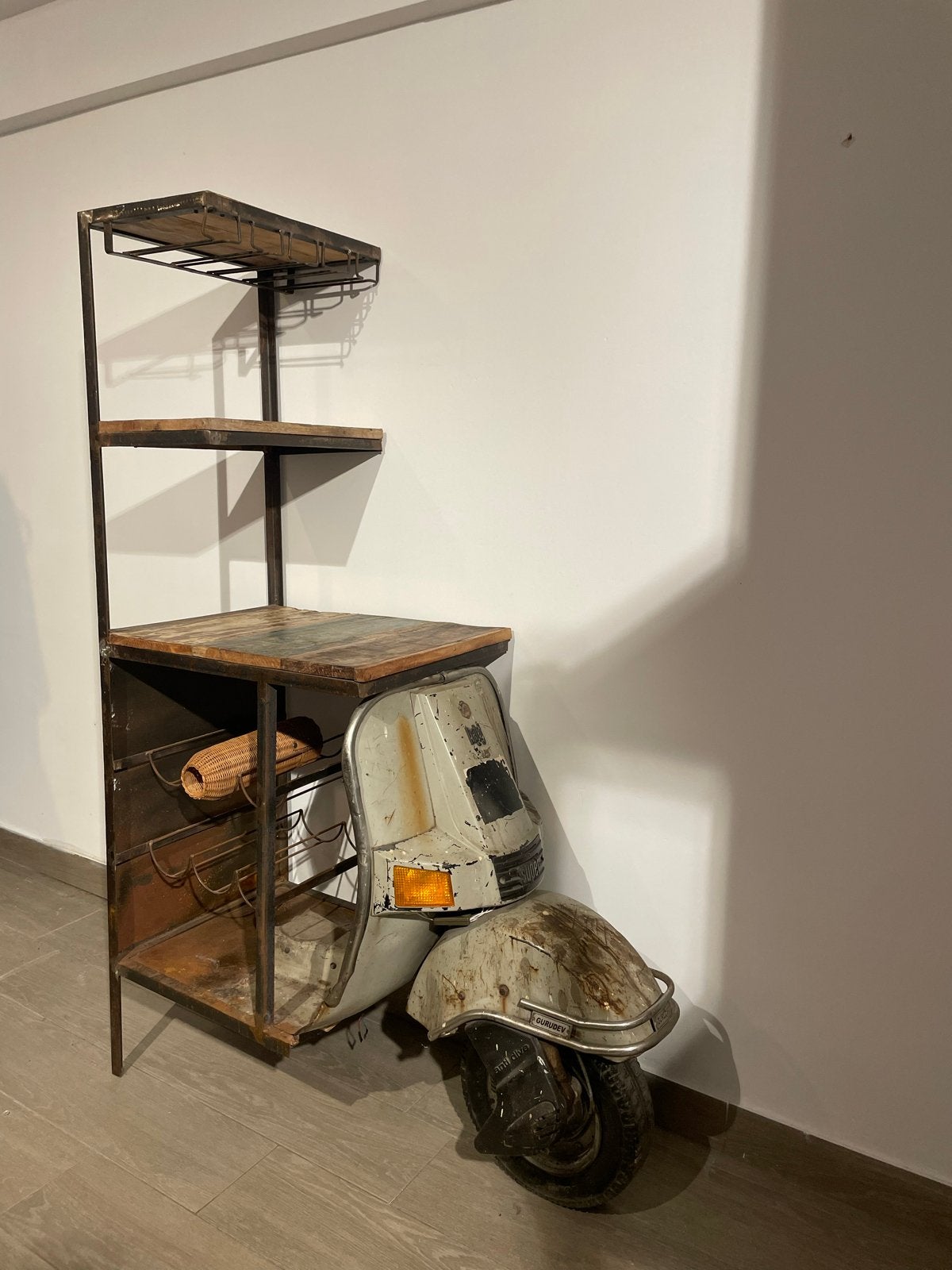 Unieke Scooter Bar met flessen- en glazenhouder, Huis en Inrichting, Barren, Ophalen, Gebruikt