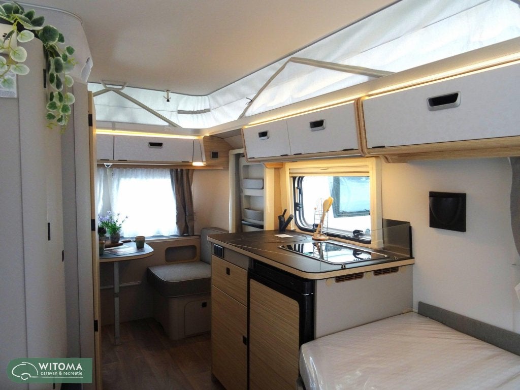 Eriba Touring 542 Nu met gratis mover, Standaardzit, Bedrijf, Schokbreker, 4 tot 5 meter