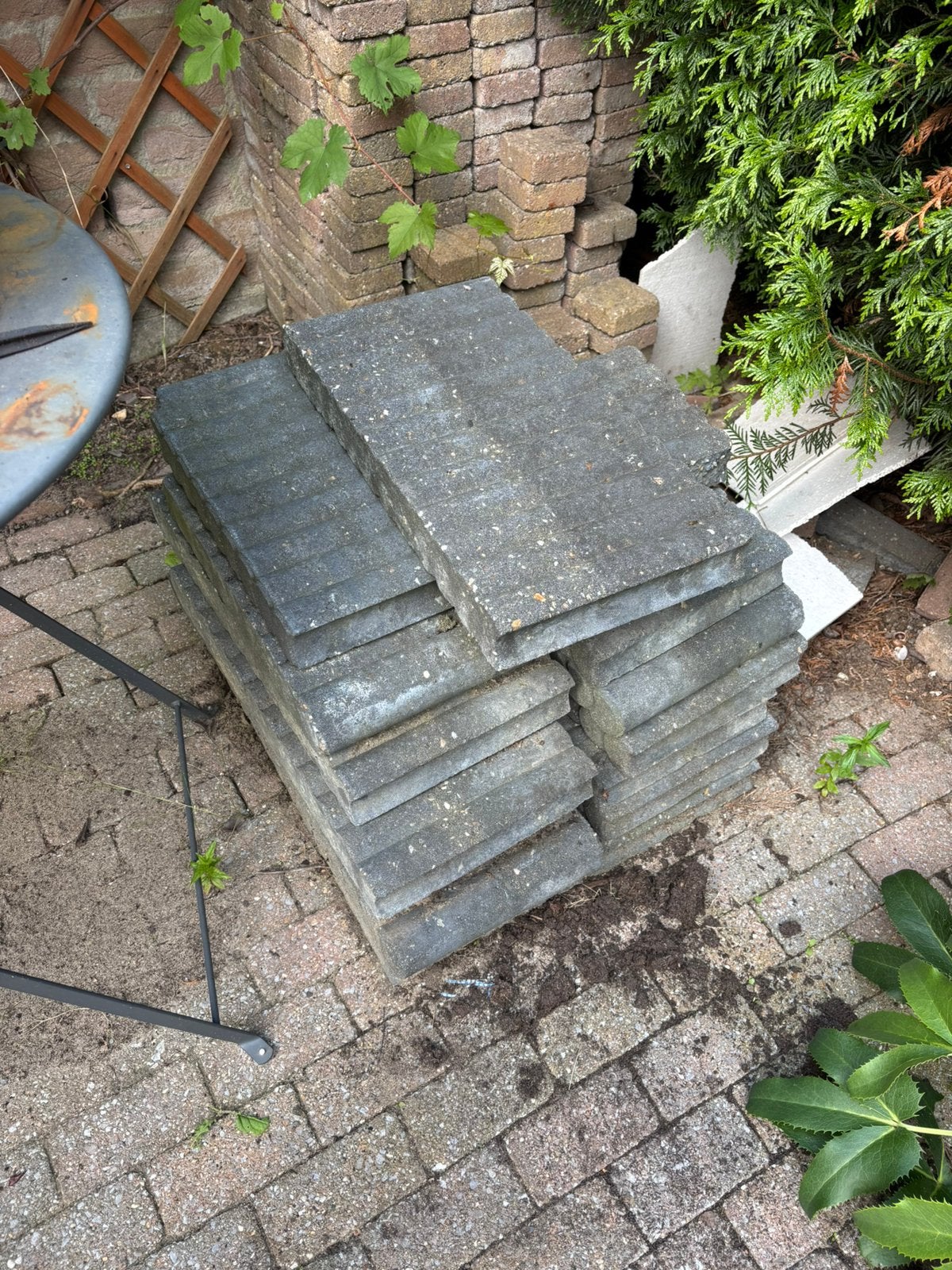 Stootbanden gratis af halen, Tuin en Terras, Ophalen, Zo goed als nieuw, Beton, Overige typen