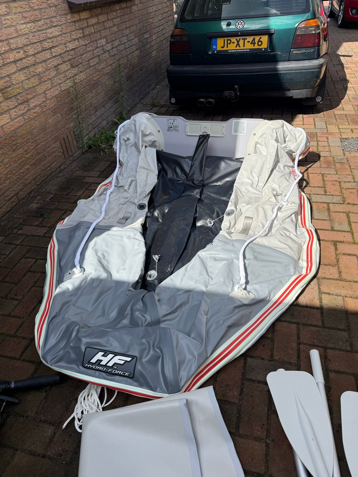 Opblaasboot met elektromotor, pomp en peddels - 4 persoons, Ophalen of Verzenden, Gebruikt