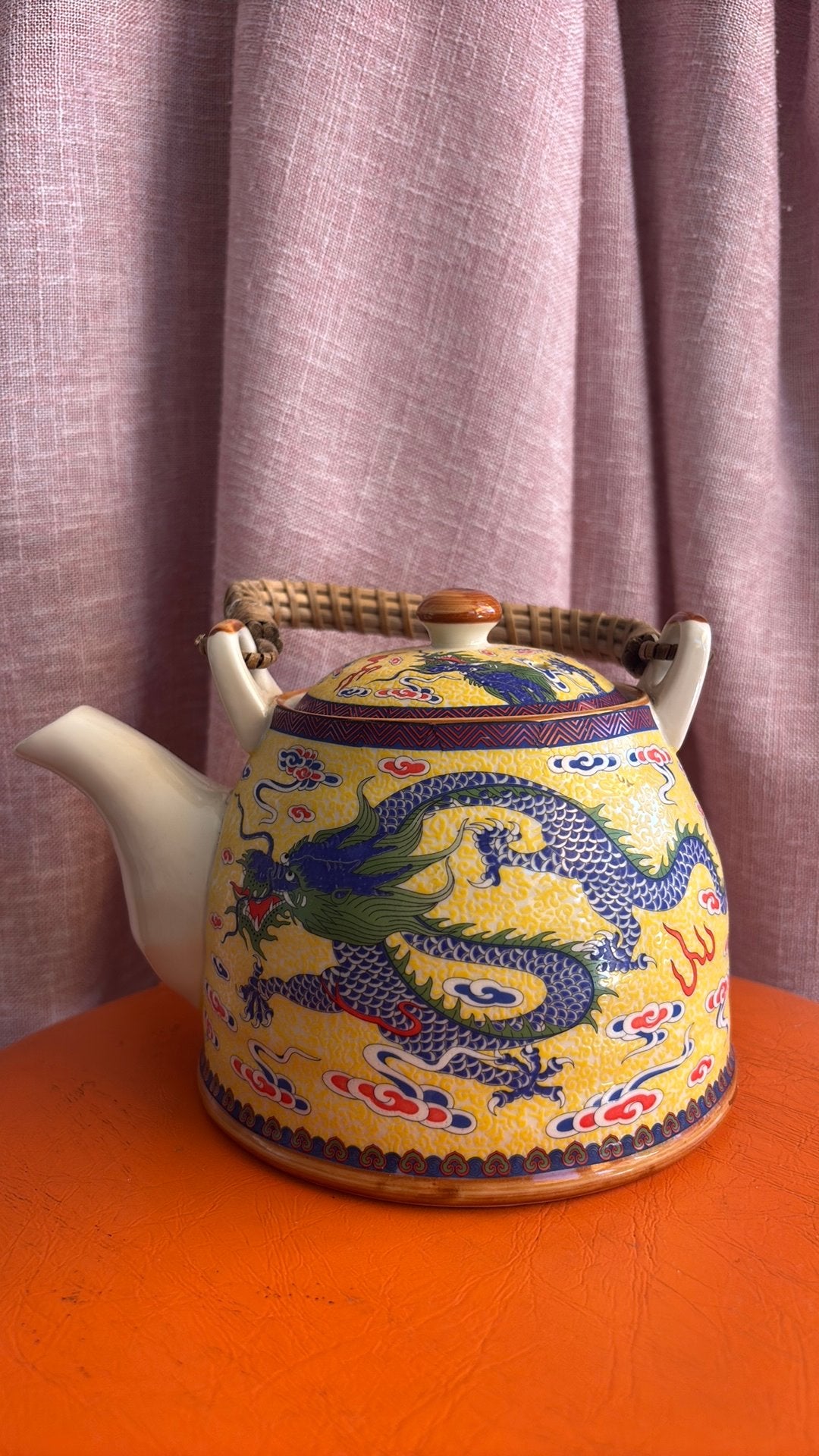 Geelkleurig Chinees Theepotje, Huis en Inrichting, Keuken | Servies, Ophalen of Verzenden, Porselein, Overige stijlen, Overige typen