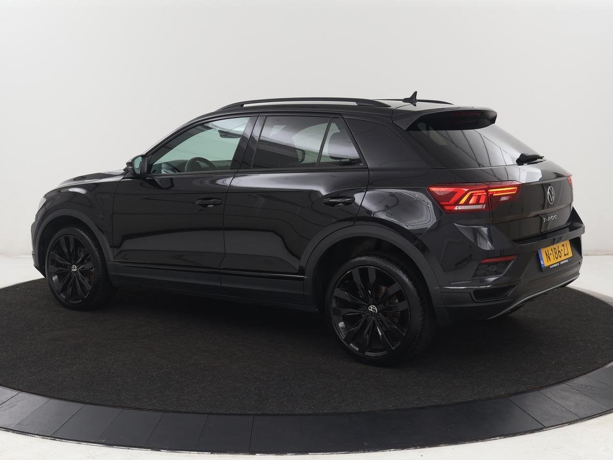 Volkswagen T-Roc 1.5 TSI Sport | Carplay | Virtual Cockpit |, Voorwielaandrijving, Stof, 150 pk, Zwart