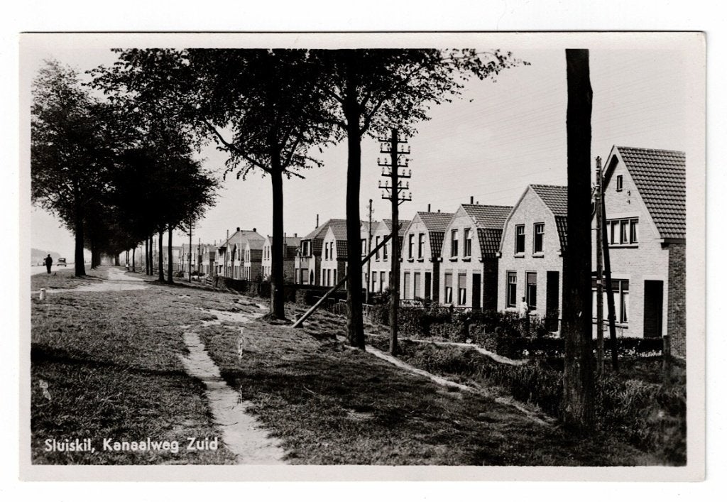 Sluiskil. Fotokaart van Kanaalweg Zuid., Verzamelen, Ansichtkaarten | Nederland, Ophalen of Verzenden, 1920 tot 1940, Ongelopen