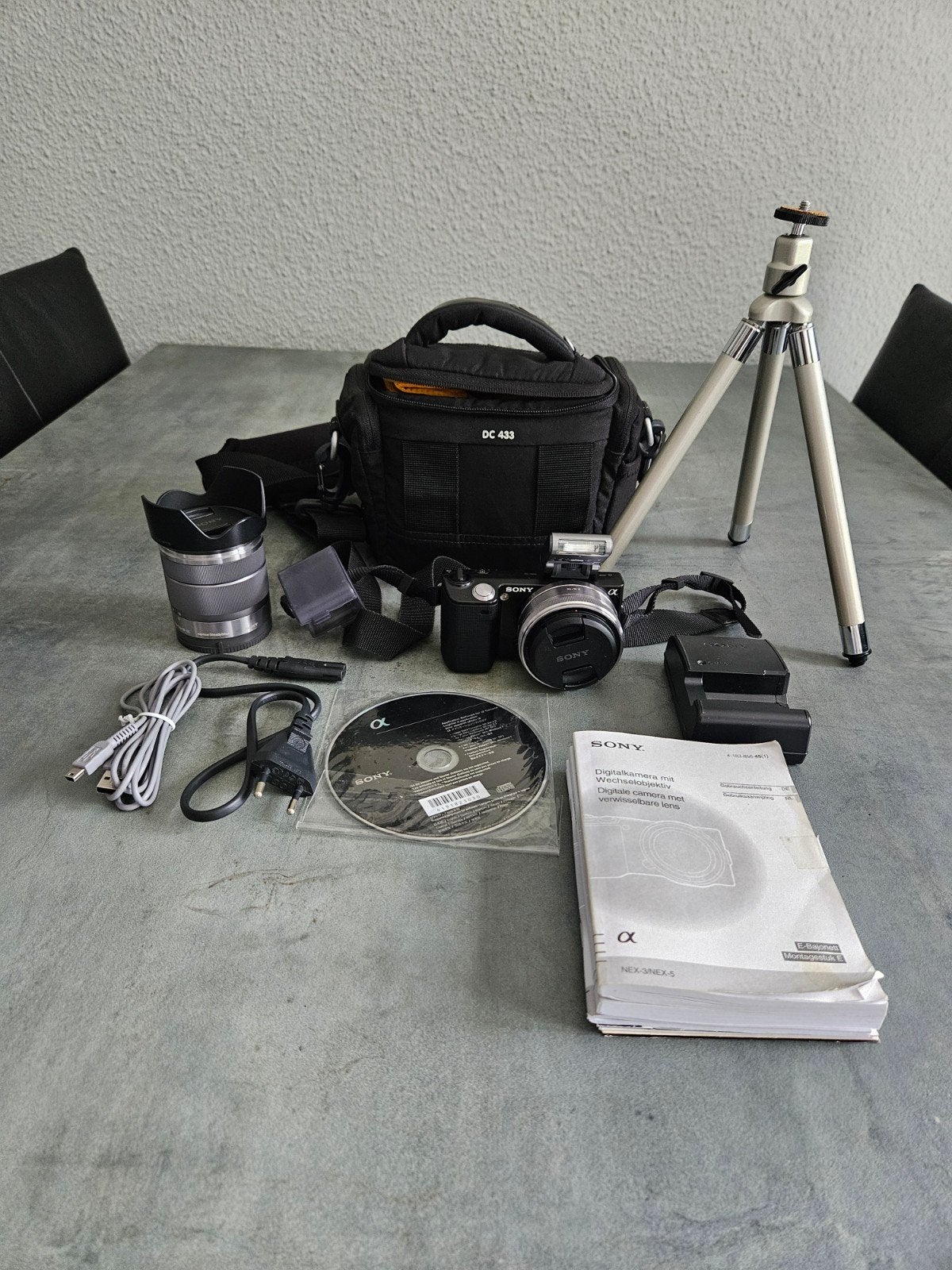 Complete Sony NEX-5 Systeemcamera Set met 2 lenzen, Audio, Tv en Foto, Fotocamera's Digitaal, Kantelbaar/draaibaar scherm, Zo goed als nieuw
