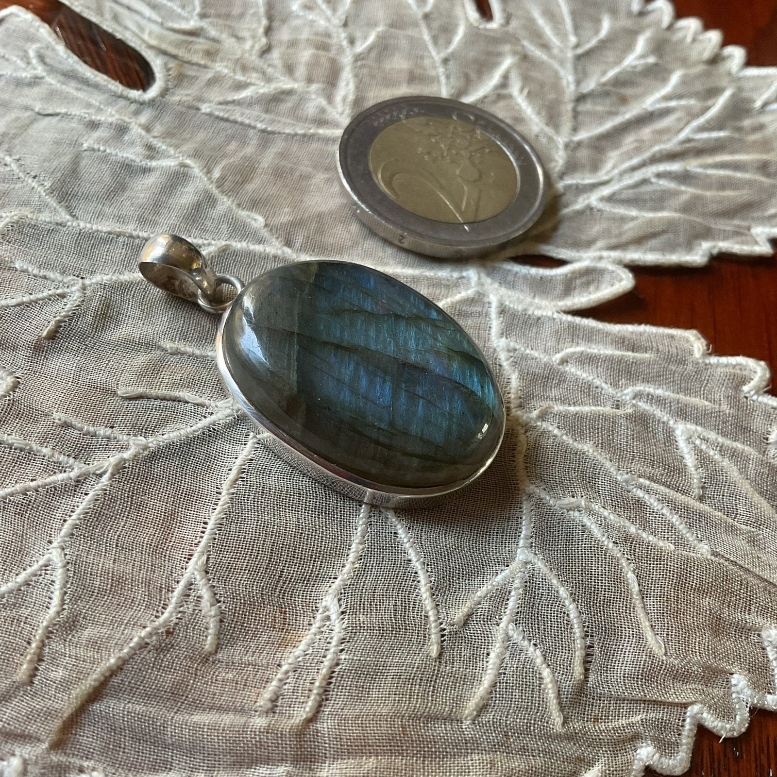 ERG MOOIE ZILVEREN LABRADORIET OVALE HANGER, Gebruikt, Overige voorstellingen, Ophalen of Verzenden, Met edelsteen