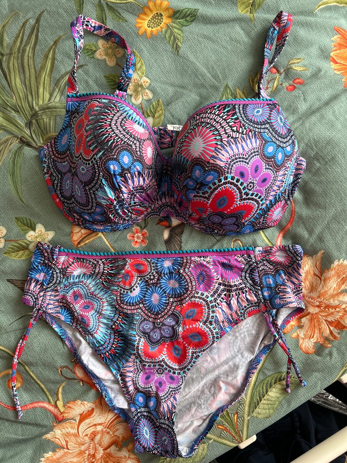 Antigel Bikini Set - Kleurrijk 80F/XL, Ophalen of Verzenden, Gedragen, Meerkleurig, Bikini