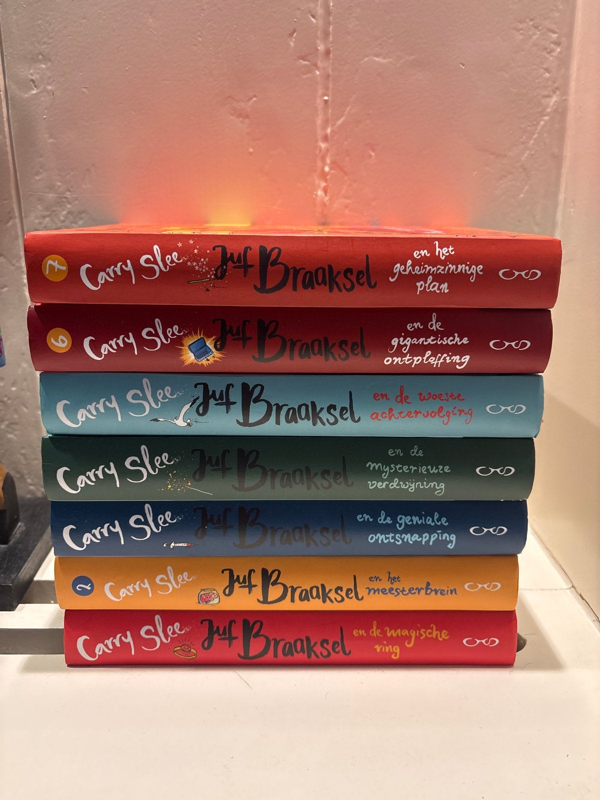 Carry Slee - Juf Braaksel boekenreeks (7 delen), Boeken, Ophalen of Verzenden, Zo goed als nieuw, Fictie