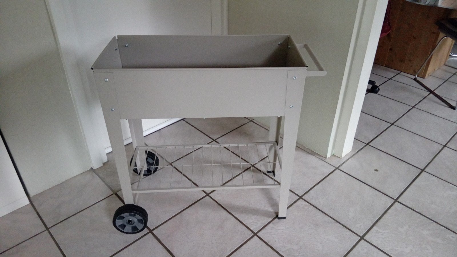 Verhoogde plantenbak op wielen - ideaal voor balkon/tuin, Ophalen, Zo goed als nieuw, Balkon, Metaal