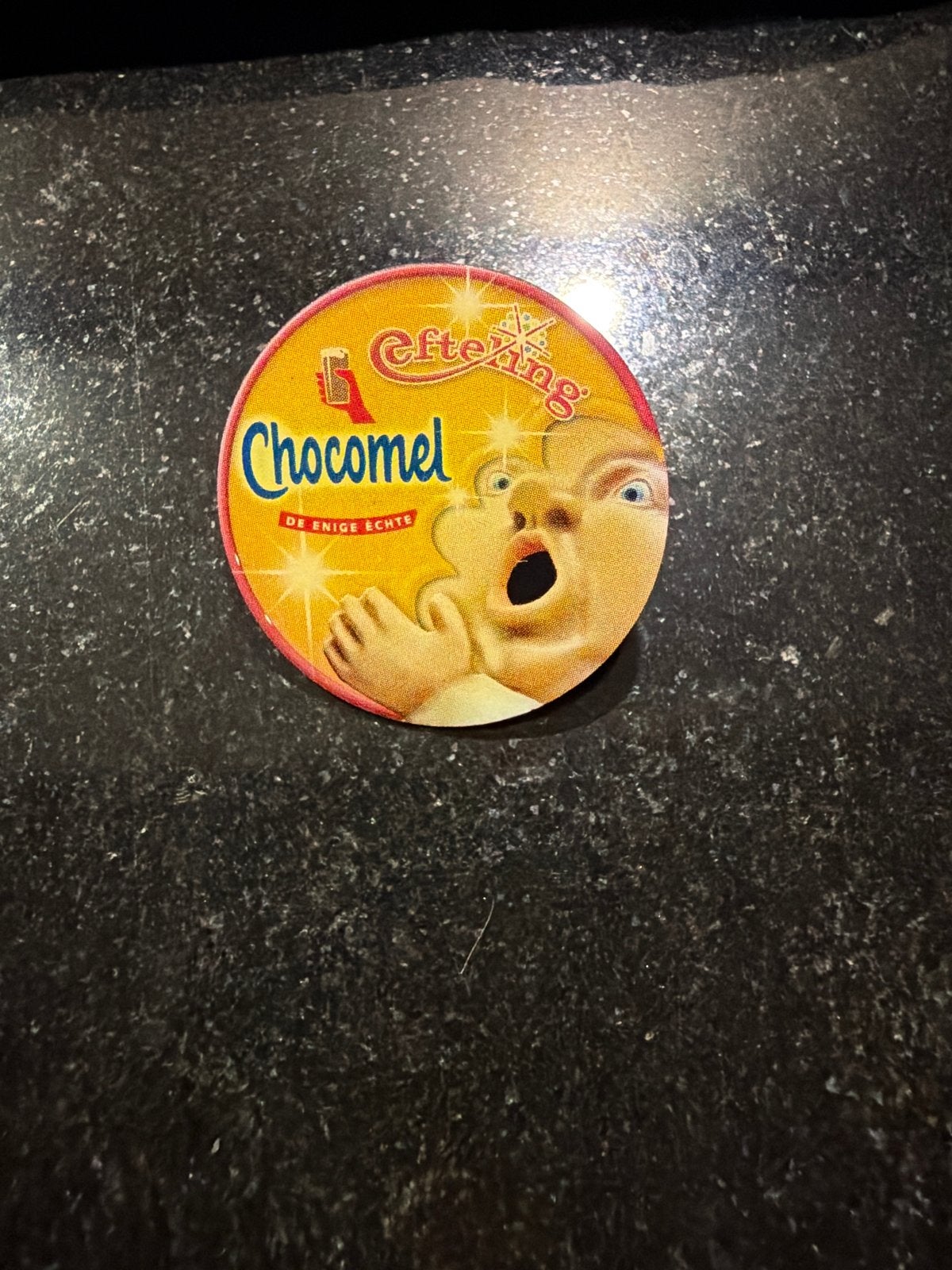 Efteling Chocomel Pin - De Enige Echte, Verzamelen, Ophalen of Verzenden, Zo goed als nieuw, Overige onderwerpen, Speldje of Pin