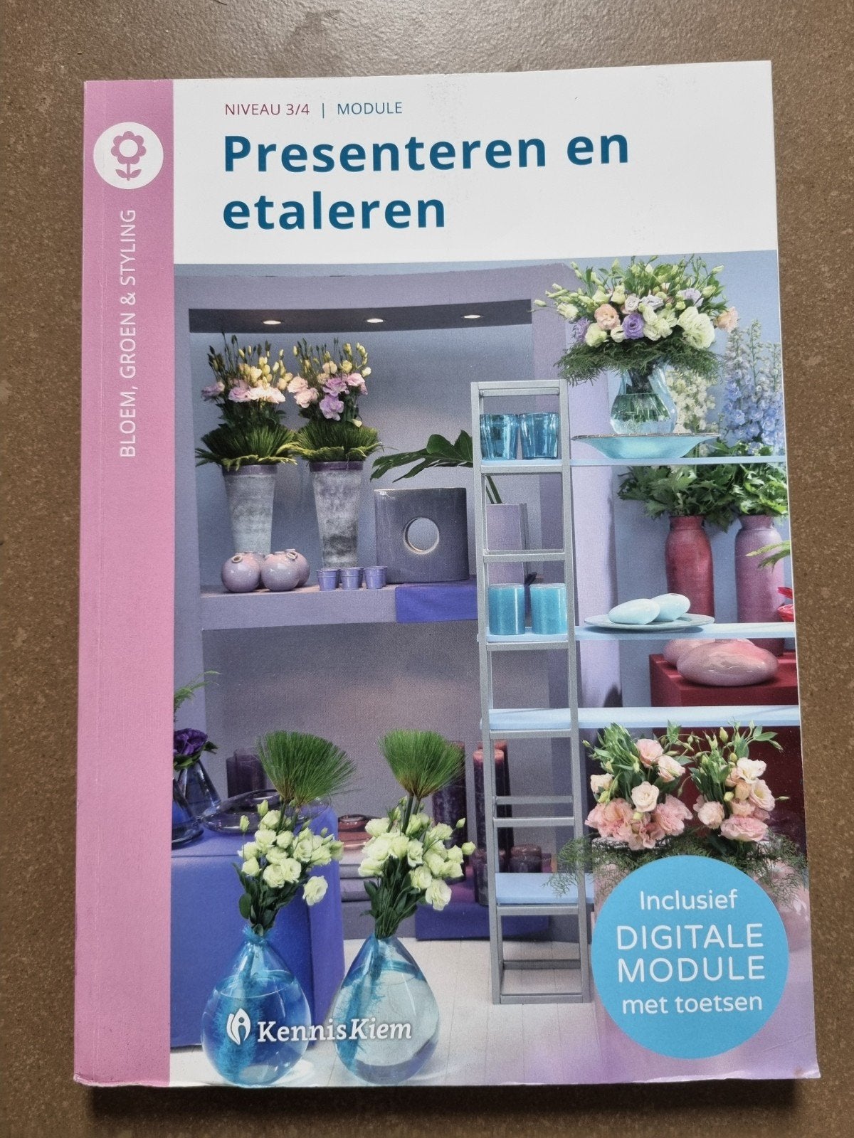 Module Presenteren en Etaleren niveau 3/4 8717247011936, Ophalen of Verzenden, Alpha, Gelezen, MBO