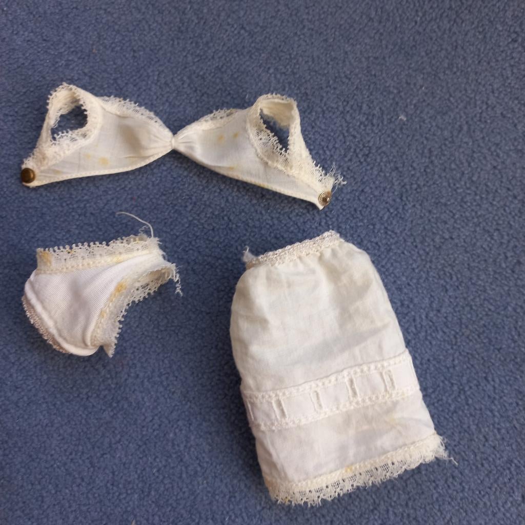 Ondergoed setje Mily, Verzamelen, Poppen, Gebruikt, Pop, Ophalen of Verzenden
