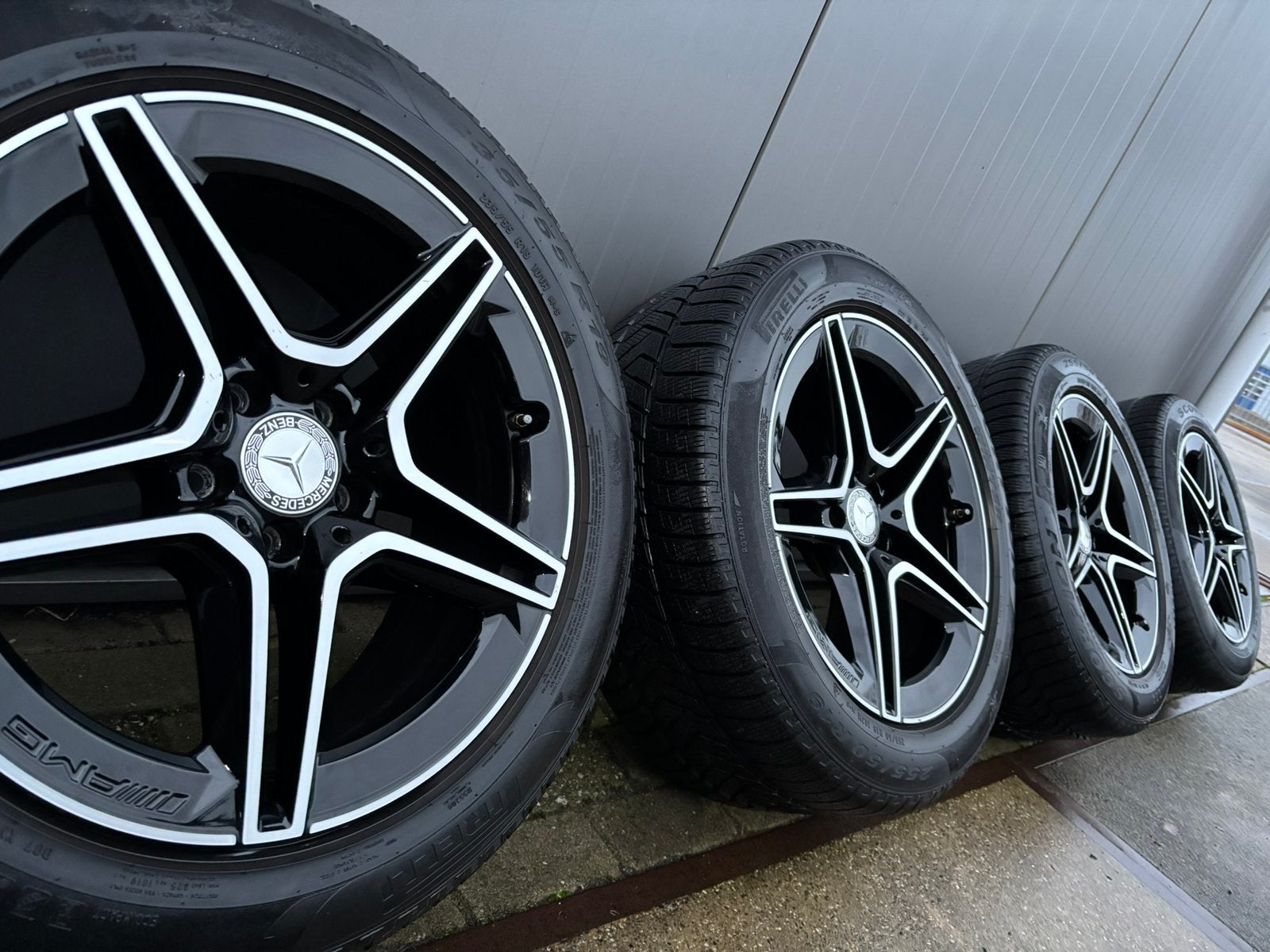 Mercedes AMG velgen + Winterbanden 19 inch breedset, Banden en Velgen, Winterbanden, 235 mm, Ophalen
