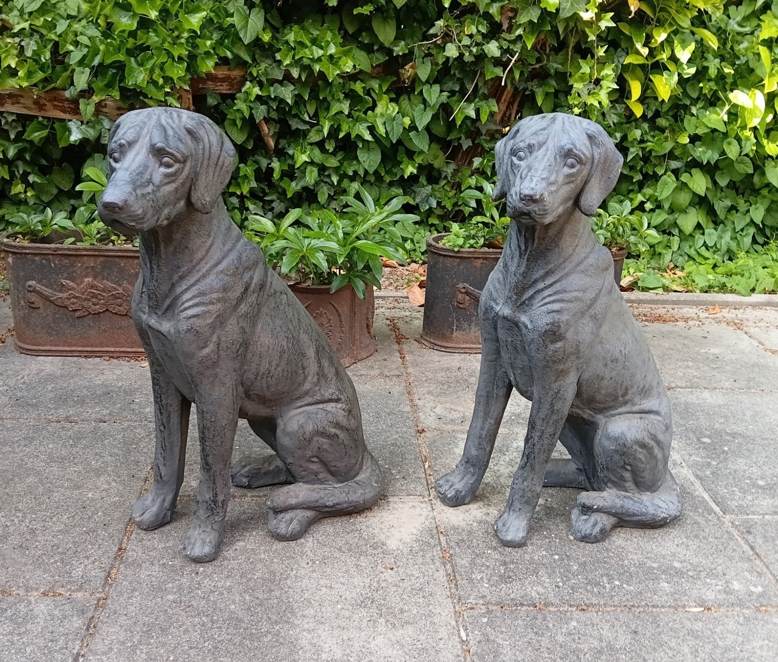 Grote zittende hond tuinbeelden 70cm hoog, Tuin en Terras, Tuinbeelden, Ophalen, Gebruikt, Dierenbeeld