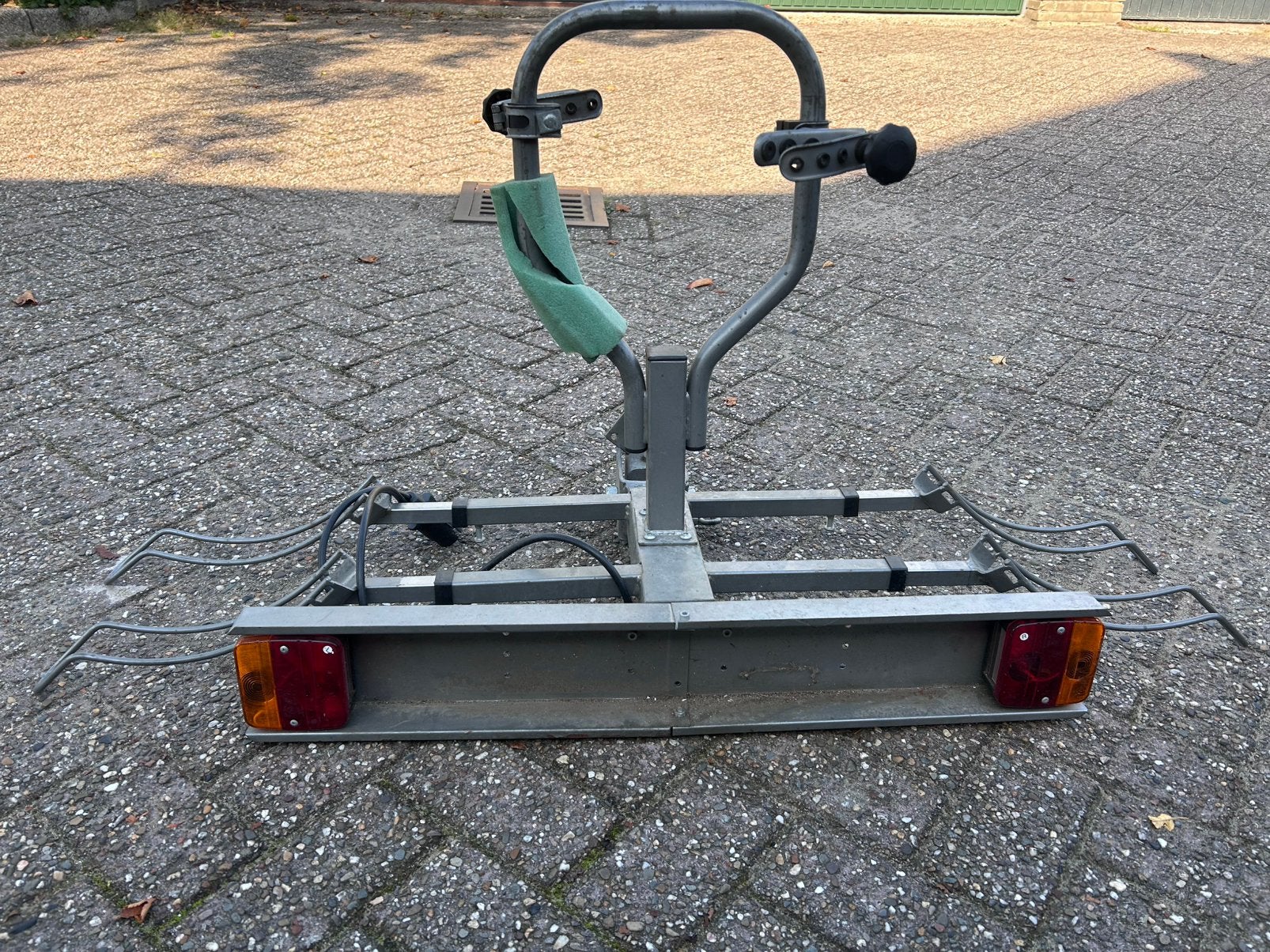 Fietsendrager, Ophalen, Zo goed als nieuw, Trekhaakdrager