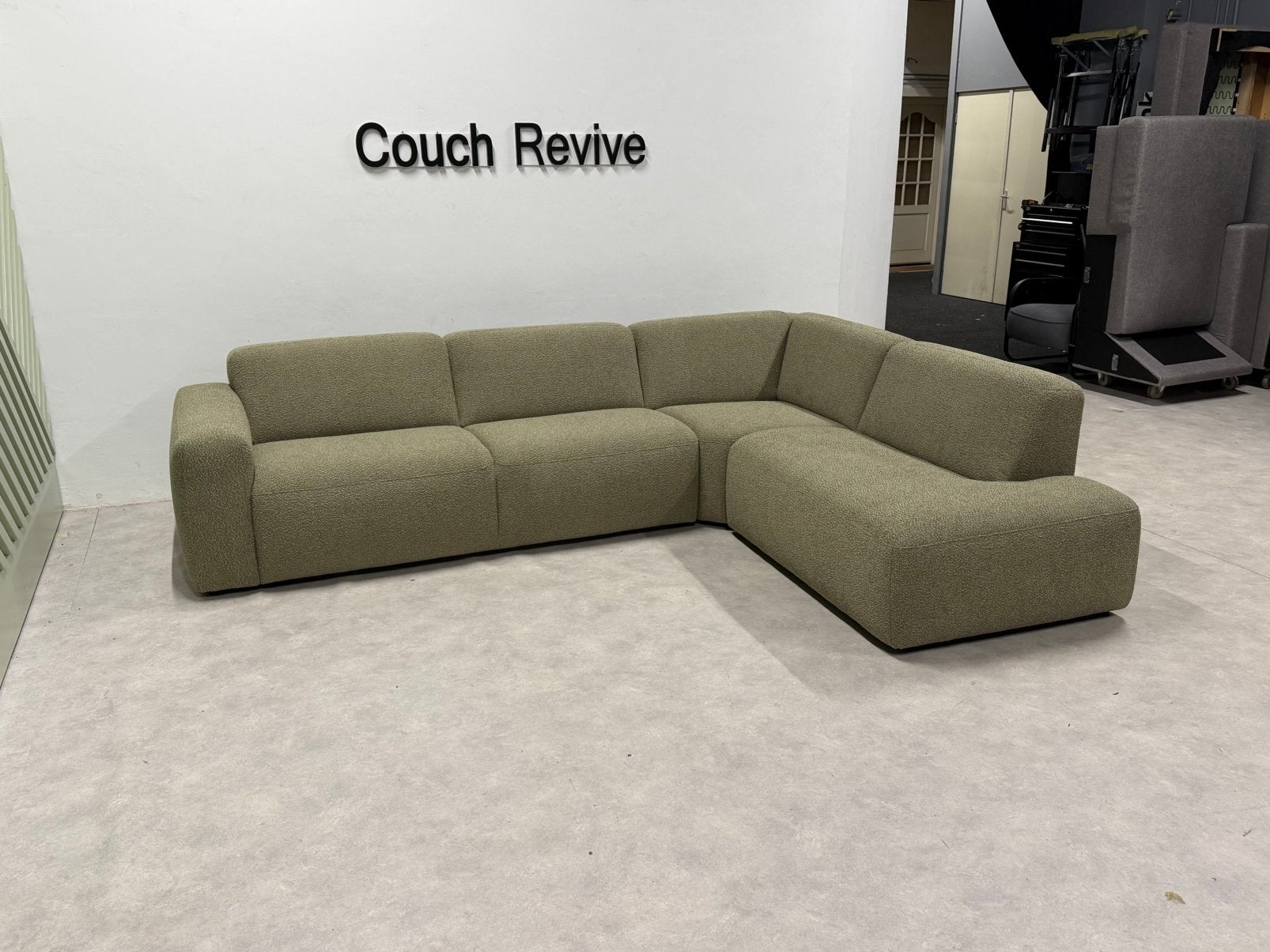 NIEUW Olijfgroene hoekbank 300 x 225 | GRATIS LEVERING