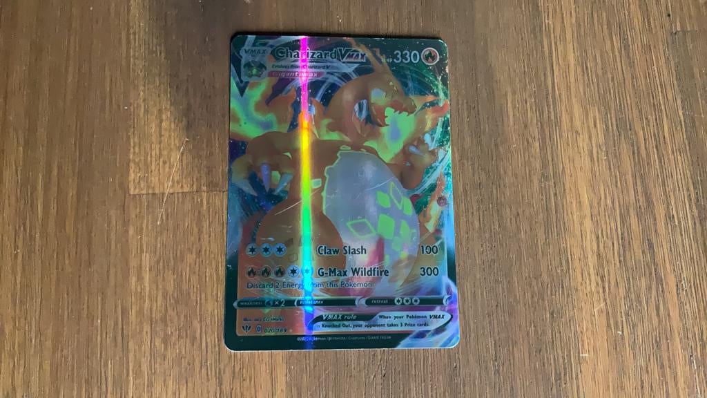 Charizard VMAX Pokémon Kaart - Glanzend en Zeldzaam, Ophalen of Verzenden