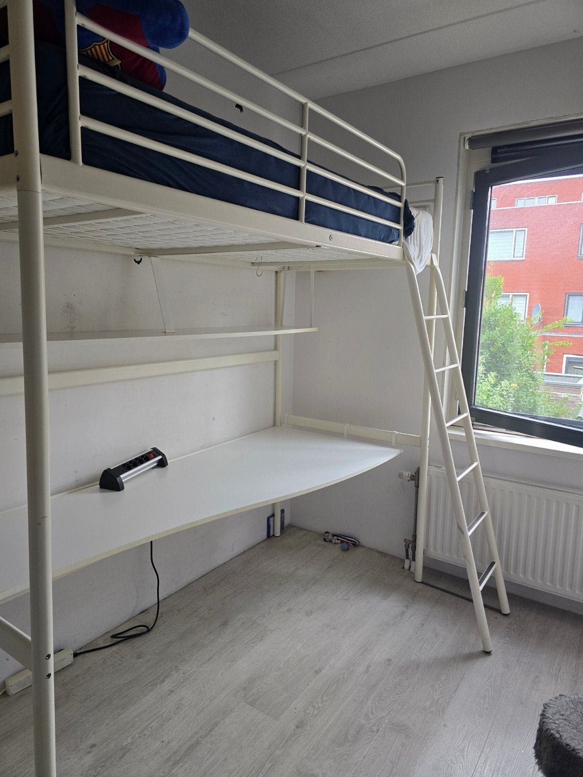 IKEA Svarta hoogslaper met bureau en plank!, Ophalen, Gebruikt, Eenpersoons, 200 cm