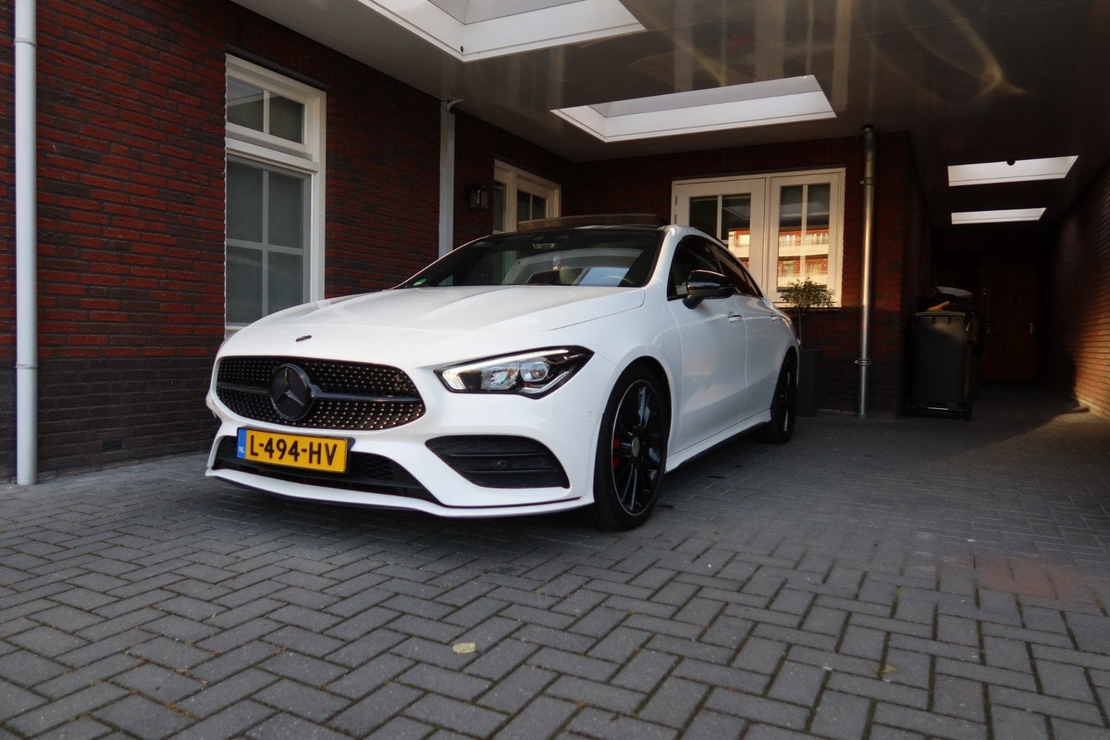 Mercedes-Benz CLA 220 190pk PANO AMG Pakket Night Package, Auto's, Mercedes-Benz, 15 km/l, Wit, Particulier, 1600 kg