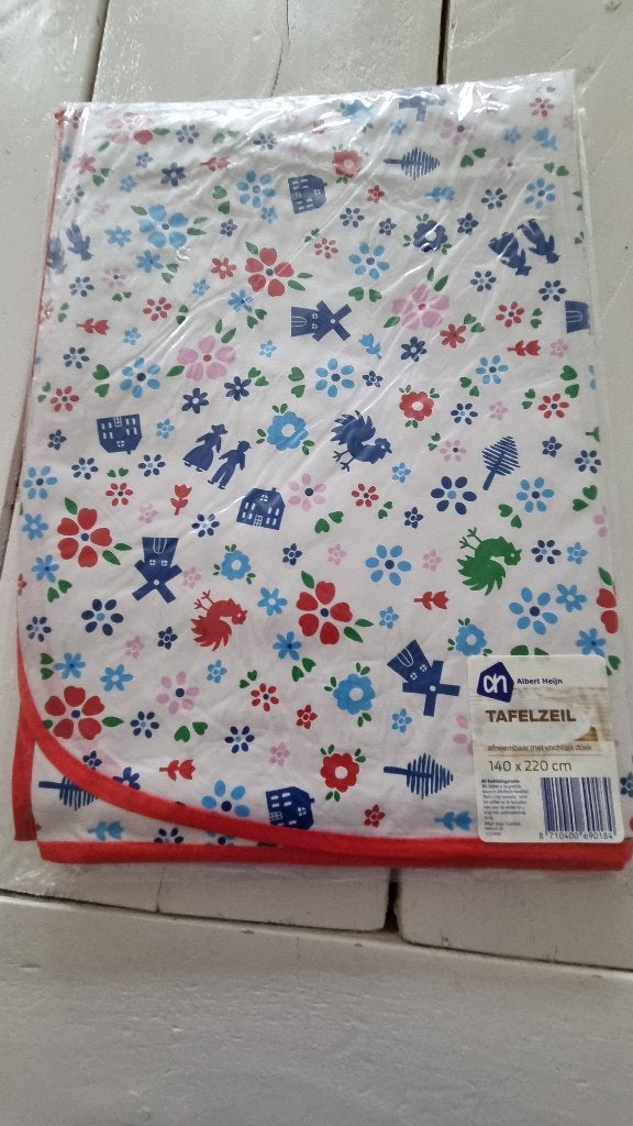 Plastic tafelkleed met hollandse motiefjes, 220 cm, Nieuw, Ophalen of Verzenden, Afwasbaar
