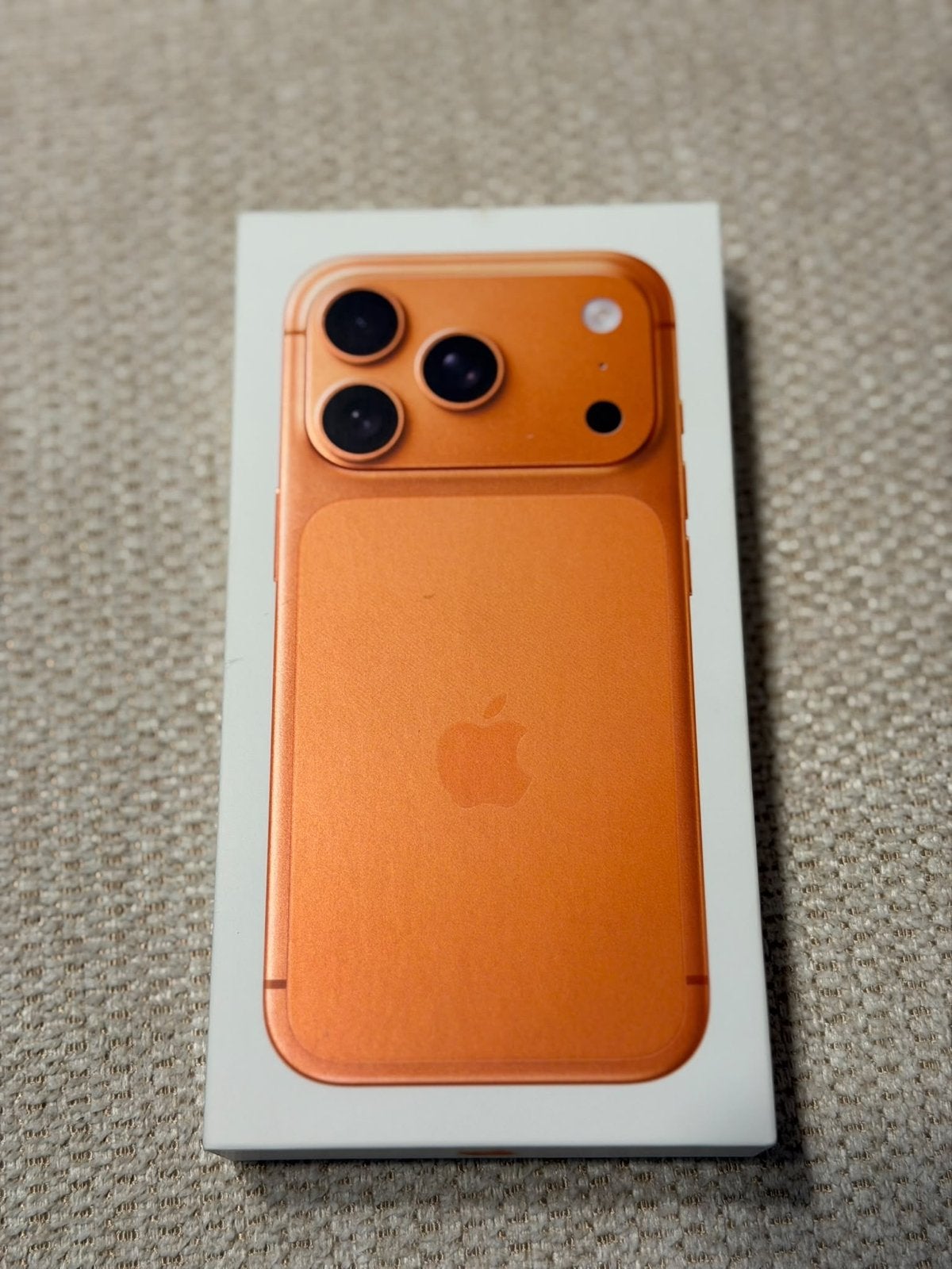 Foto 2 van Zo goed als nieuwe iPhone 17 Pro 256GB - Oranje