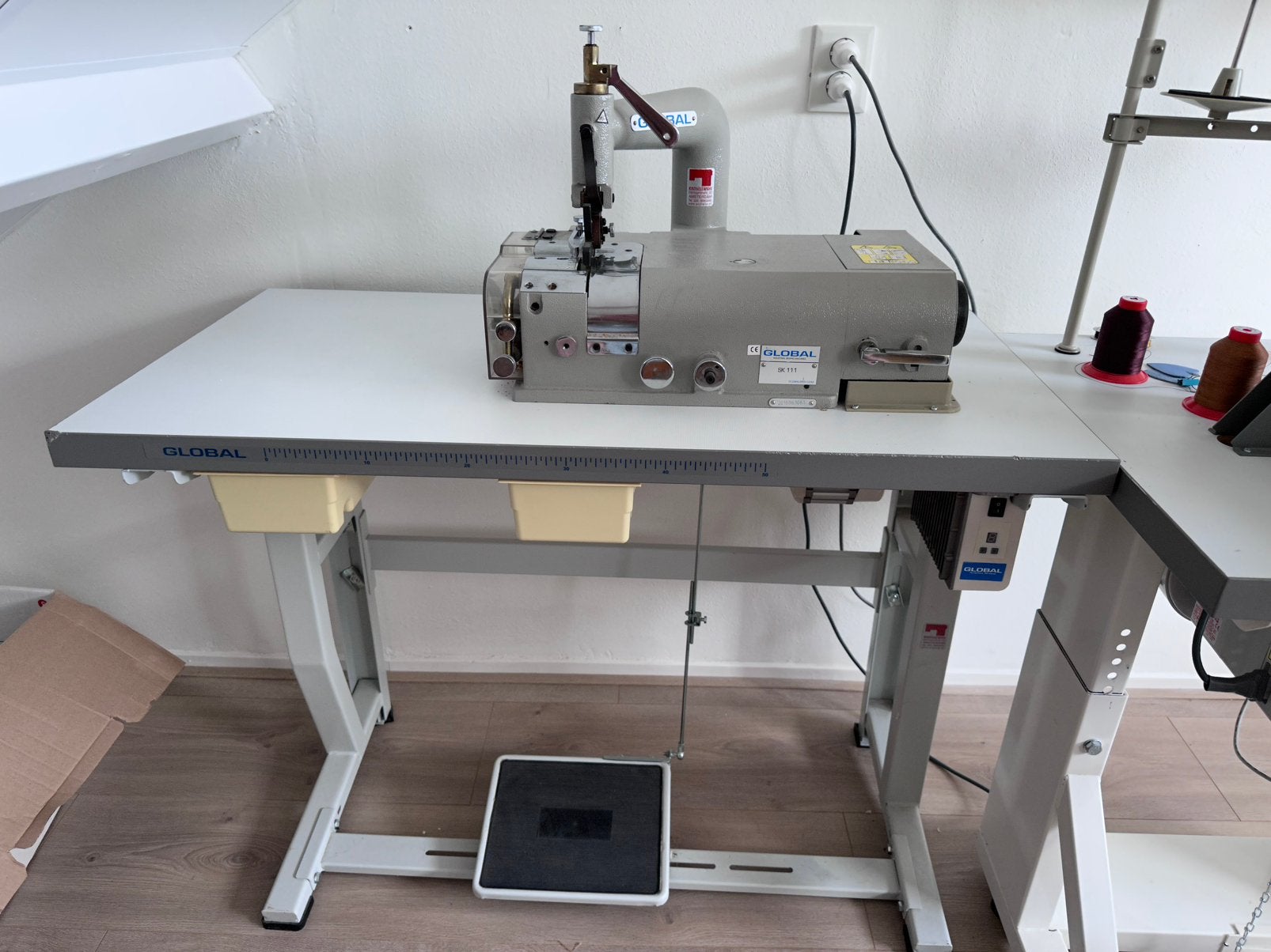 Global schalmmachine, Ophalen, Zo goed als nieuw, Naaimachine, Overige merken