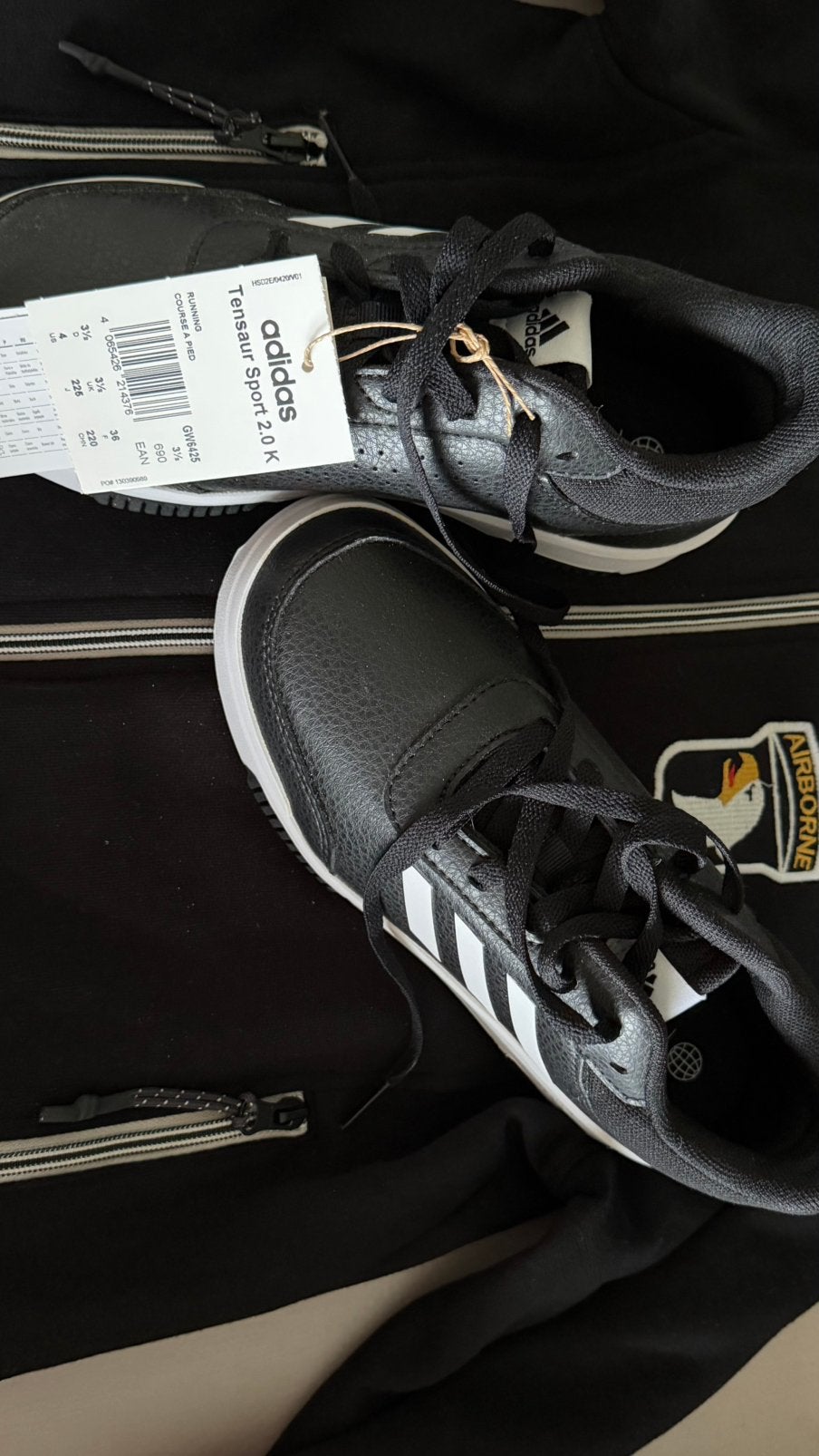 Adidas schoenen, broek maat 158, truien 176, Ophalen, Nieuw, Jongen, Trui of Vest