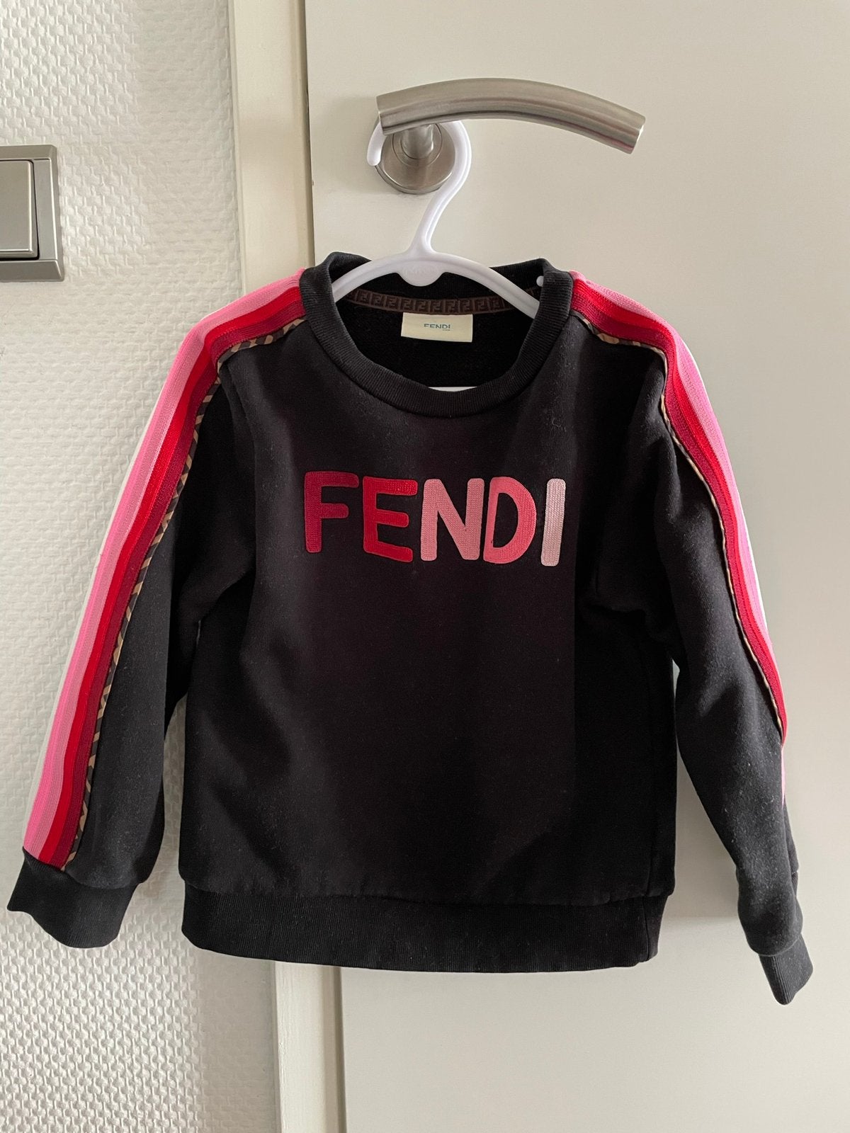 Fendi sweater 4 jaar, Ophalen of Verzenden, Zo goed als nieuw, Meisje, Trui of Vest