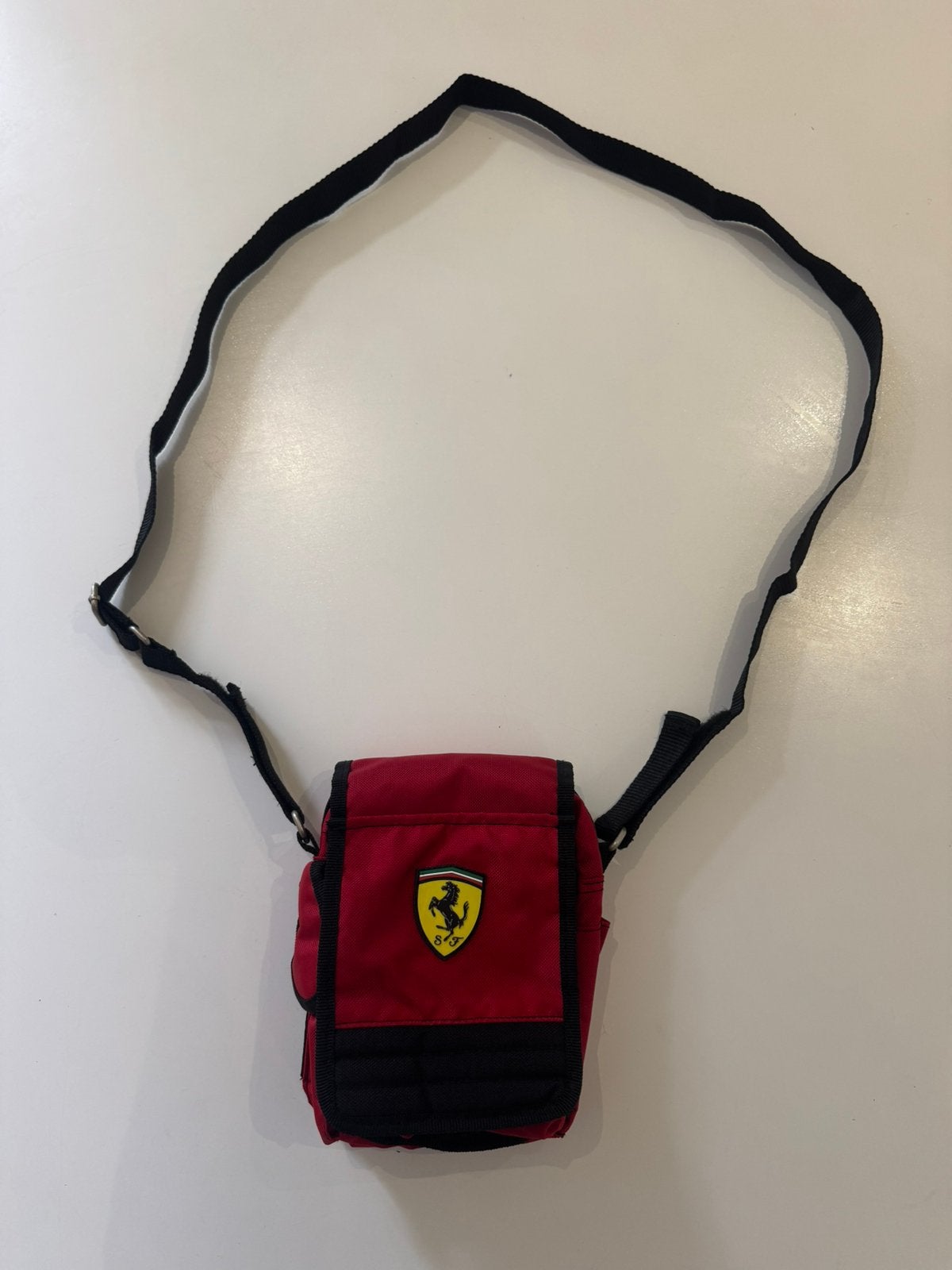 SF Ferrari Schoudertasje, Ophalen, Zo goed als nieuw, Rood, Overige merken