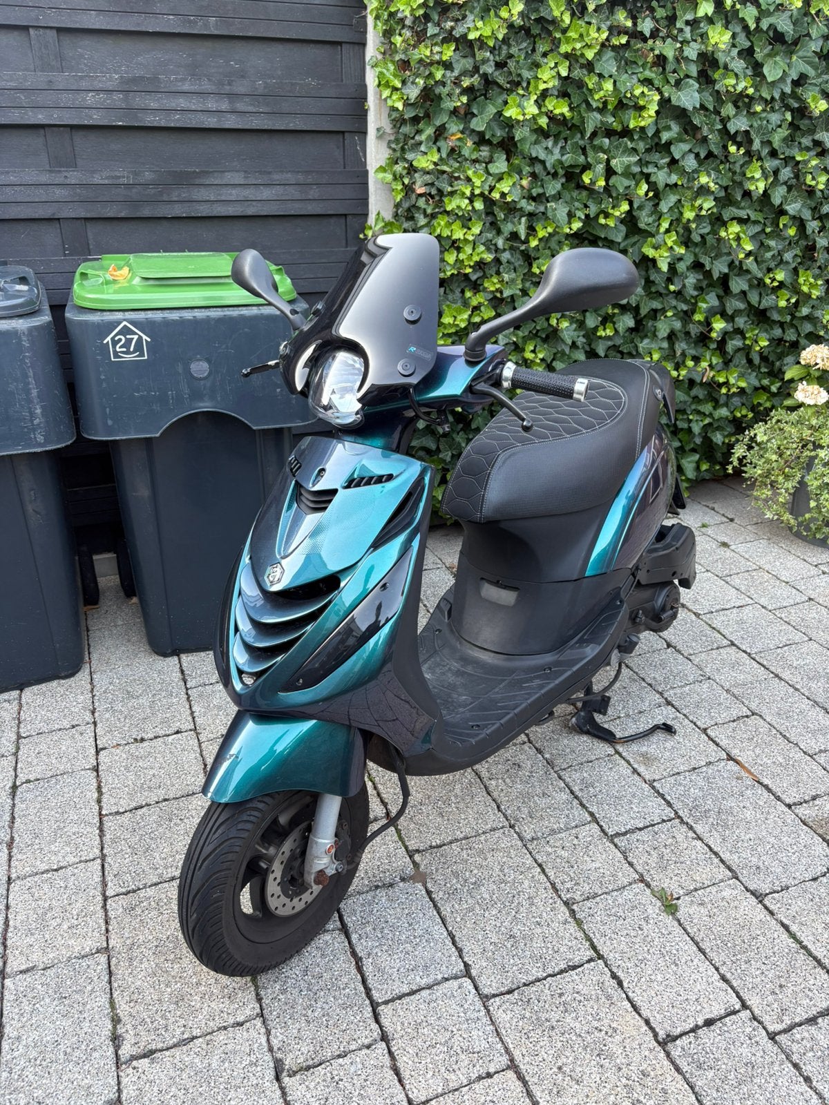 zip 50cc kamelion kleur, Fietsen en Brommers, Scooters | Piaggio, Ophalen, Zo goed als nieuw, Benzine, Zip