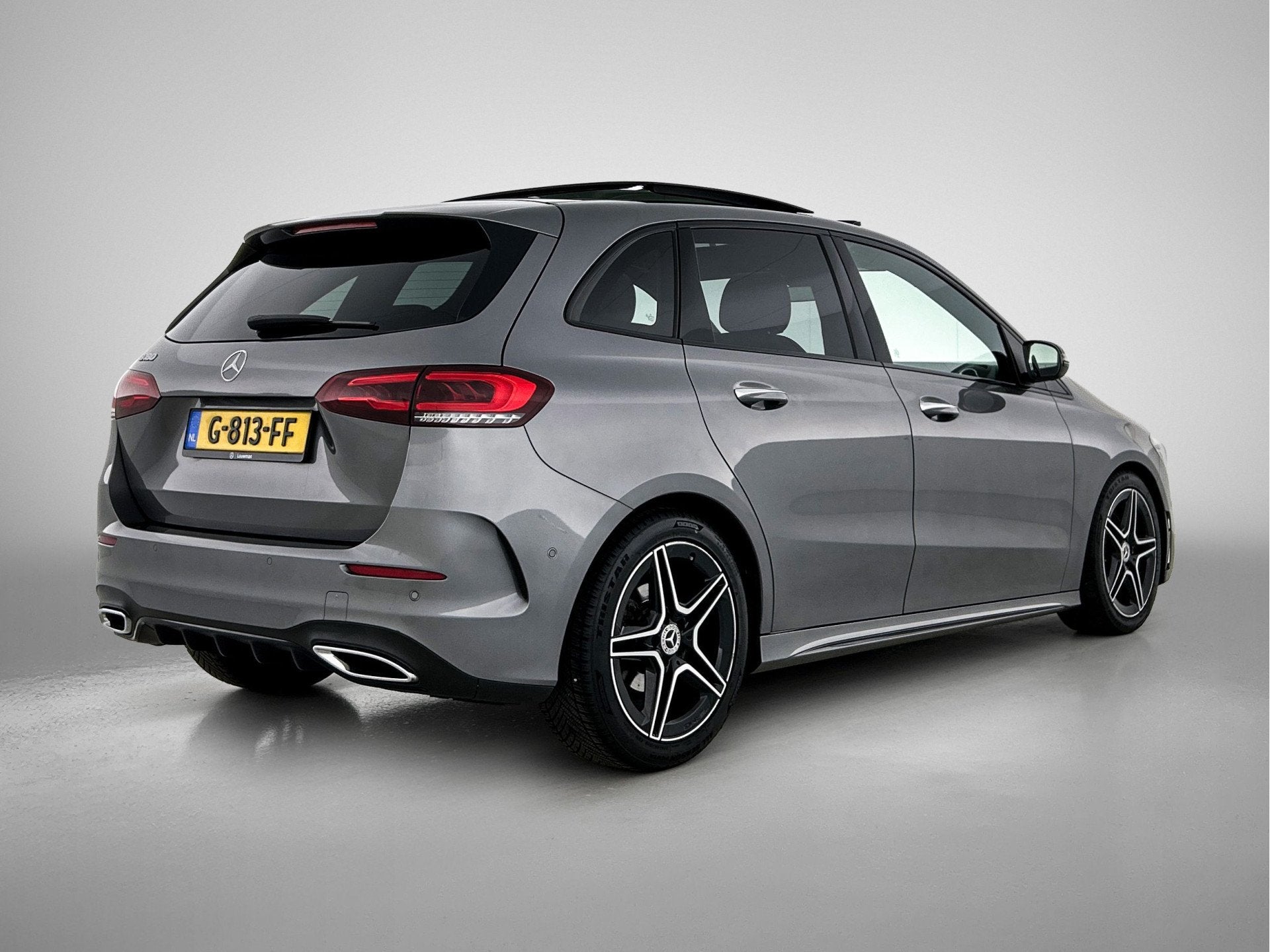 Mercedes-Benz B-Klasse 180 AMG Nightpakket | Panoramadak | S, Auto's, Mercedes-Benz, 12 maanden, 136 pk, Gebruikt, 4 cilinders