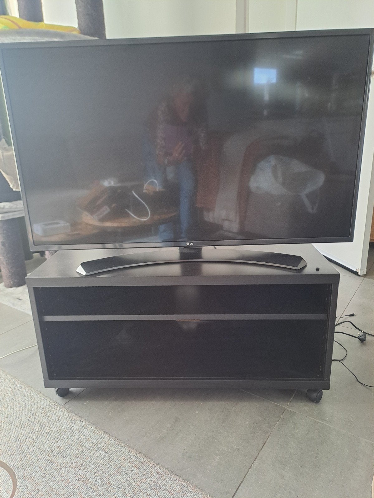lg tv met tv kast, Ophalen of Verzenden, 100 cm of meer, 50 Hz, LG
