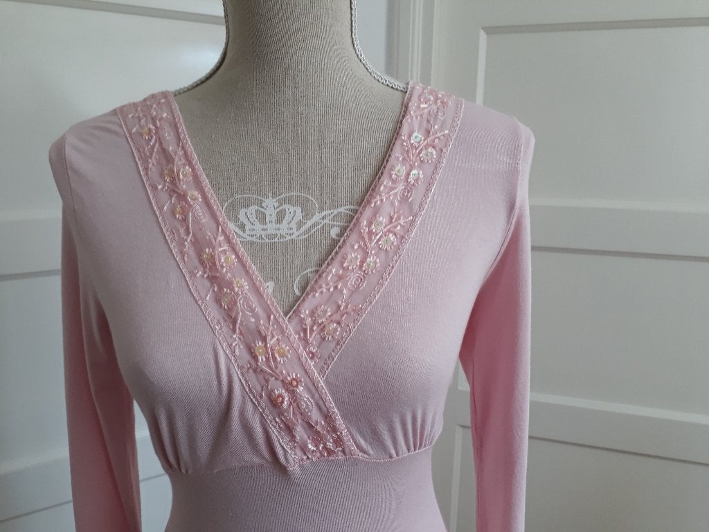 Mooi shirt met kralenhals, MADONNA     maat S, Verzenden, Zo goed als nieuw, Lange mouw, Roze