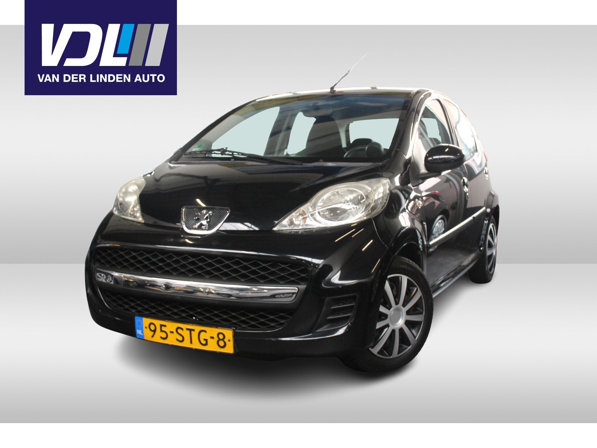 Peugeot 107 1.0-12V XS AUTOMAAT l Airco l All Season Banden, Stof, Gebruikt, 4 stoelen, Origineel Nederlands