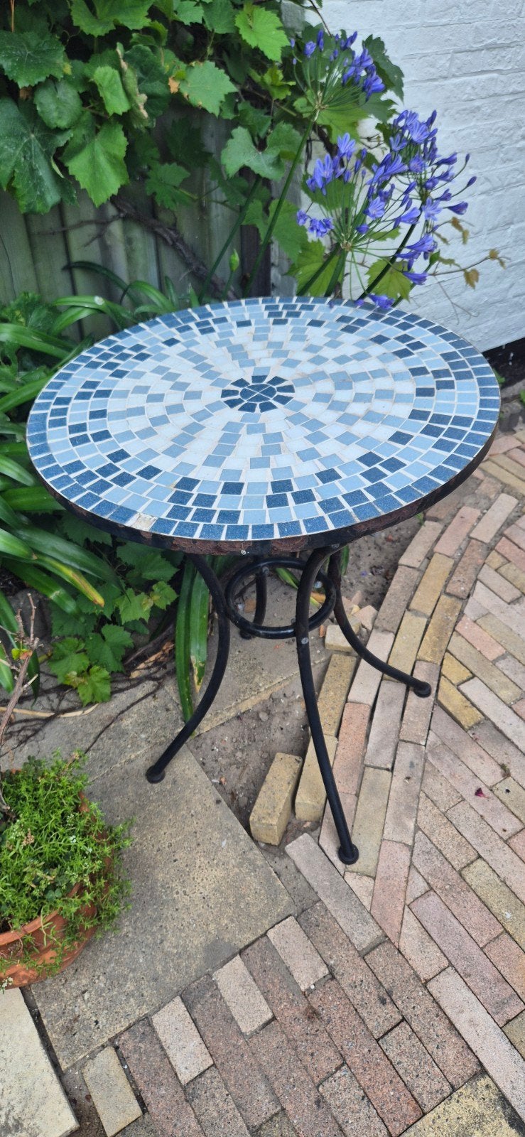 Mozaïek bijzettafel - Blauw/Wit, Ophalen, Gebruikt, Rond, Metaal