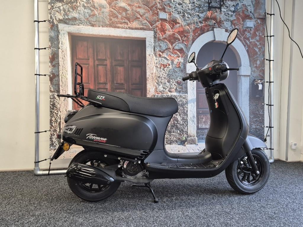 GTS Toscana, Fietsen en Brommers, Scooters | Overige merken, Ophalen, Info@recycle-ride.nl, Maximaal 45 km/u, Nieuw