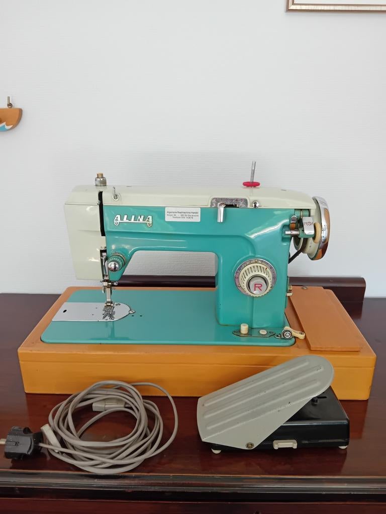 Werkende alina naaimachine, Hobby en Vrije tijd, Naaimachines en Toebehoren, Ophalen, Gebruikt, Naaimachine, Overige merken