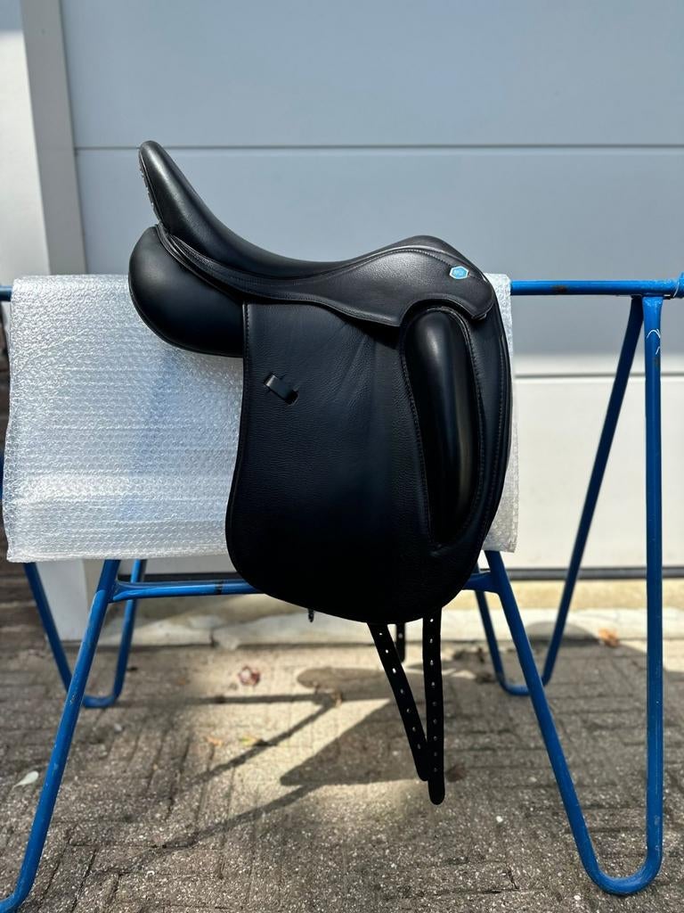 Sella Impara dressuurzadel 18 inch, Ophalen of Verzenden, Zo goed als nieuw, Dressuur