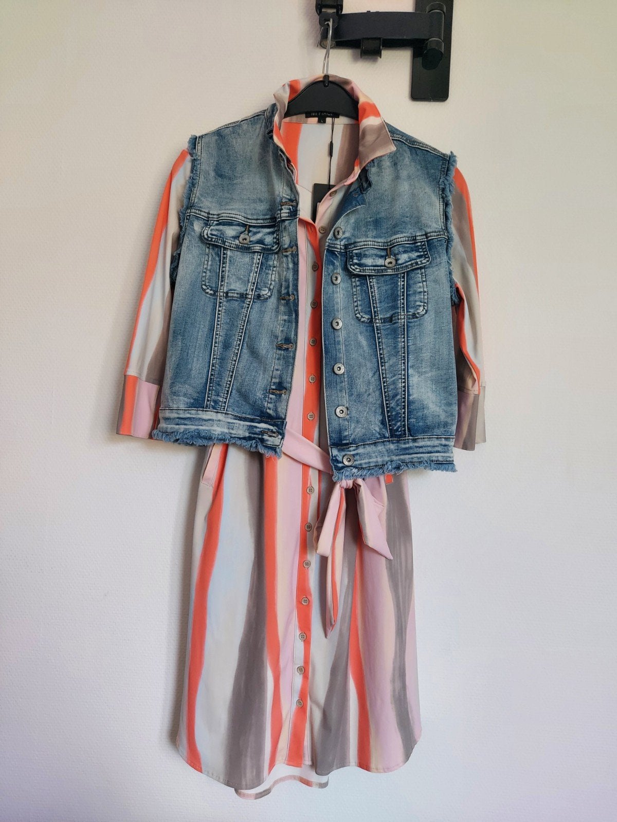 Set: Mi Piace jurk (nieuw) & So Soire jeans gilet (L), Kleding | Dames, Jurken, Mi Piace, Meerkleurig, Maat 42/44 (L), Nieuw
