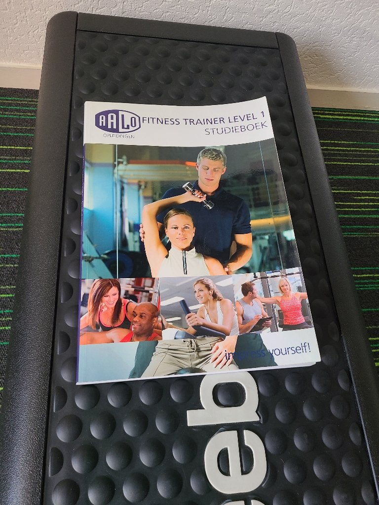 Aalo fitness trainer level 1, Ophalen of Verzenden, Gelezen, Fitness