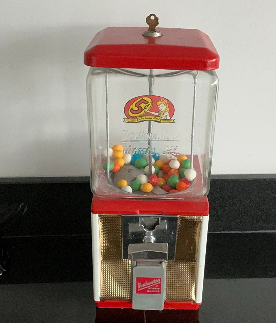 Vintage rode metalen 5 cent kauwgomballenautomaat 43x18x18cm, Ophalen of Verzenden, Zo goed als nieuw