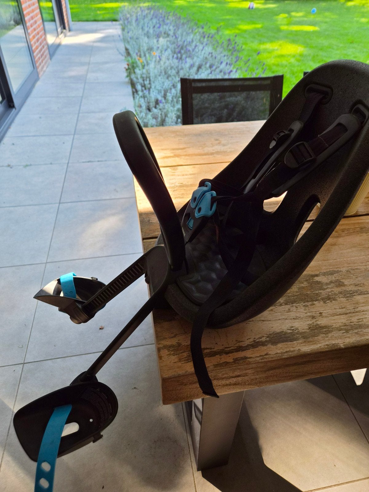 Thule Yepp Fietsstoeltje Voor + Windscherm, Fietsen en Brommers, Ophalen, Thule Yepp, Gebruikt, Voetsteuntjes