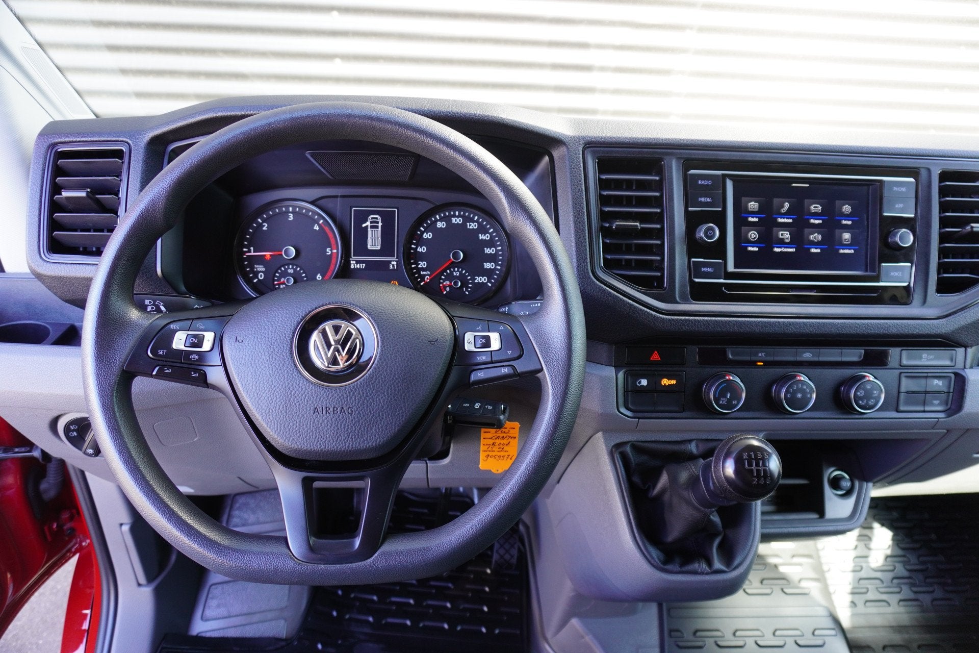 Volkswagen Crafter 35 180pk L4H3/L3H2 Apple carplay Camera L, Voorwielaandrijving, Adaptive Cruise Control, Stof, Gebruikt